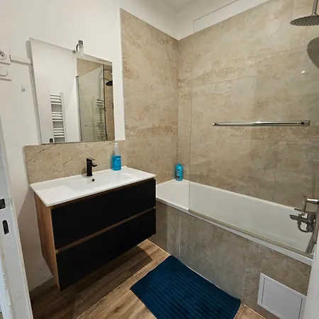 Appartement T3 Entier Confortable Centre Historique De Gare A 10 Min A Pied 5 Personnes Montluçon