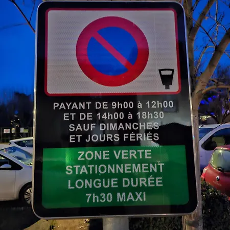 T3 Entier Confortable Centre Historique De Gare à 10 Min à Pied 6 Personnes Montluçon