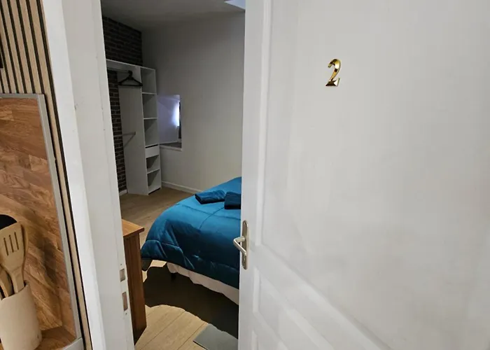 T3 Entier Confortable Centre Historique De Gare à 10 Min à Pied 6 Personnes Appartement Montluçon