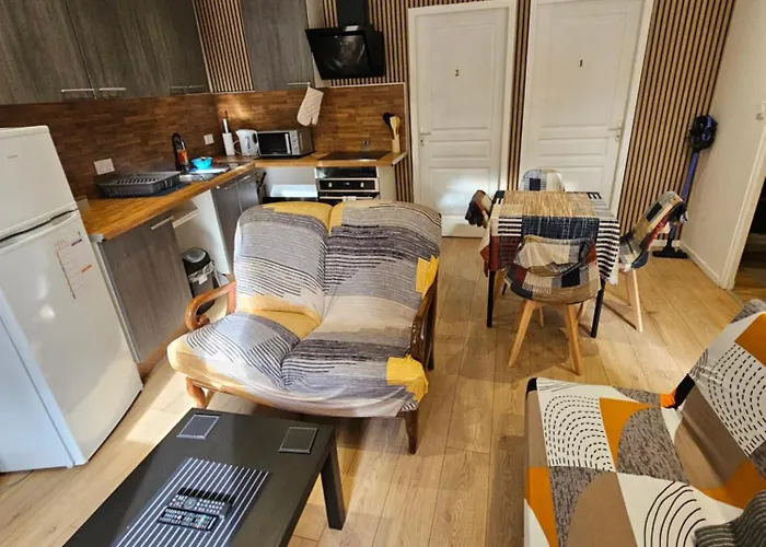 Apartment T3 Entier Confortable Centre Historique De Gare A 10 Min A Pied 5 Personnes Montlucon