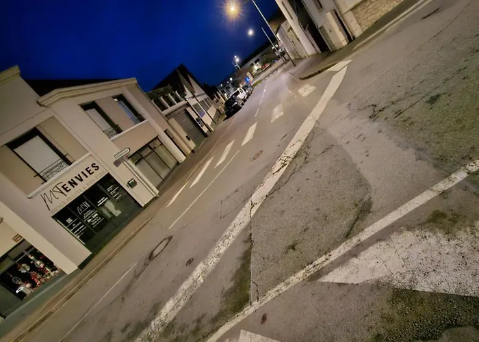 T3 Entier Confortable Centre Historique De Gare A 10 Min A Pied 5 Personnes Montlucon