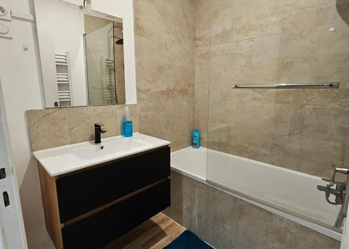 Apartment T3 Entier Confortable Centre Historique De Gare A 10 Min A Pied 5 Personnes Montlucon